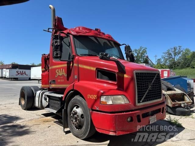 Volvo VNM42T Влекачи