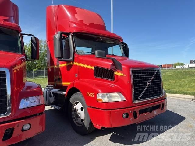 Volvo VNM42T Влекачи