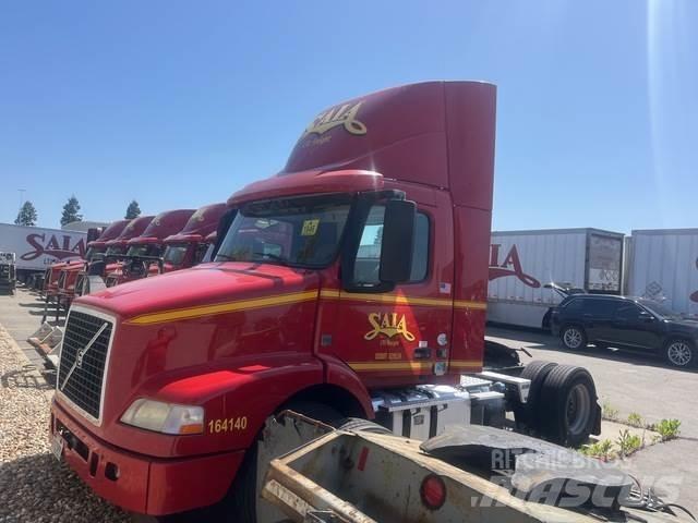 Volvo VNM42T Влекачи