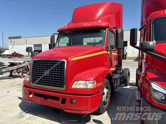 Volvo VNM42T Влекачи