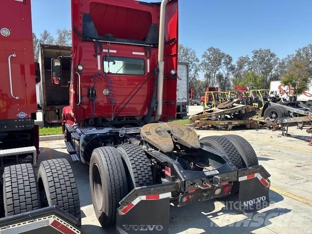 Volvo VNM42T Влекачи