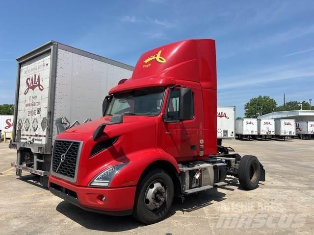 Volvo VNM42T Влекачи