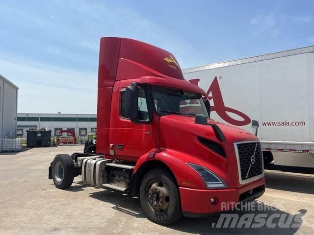 Volvo VNM42T Влекачи