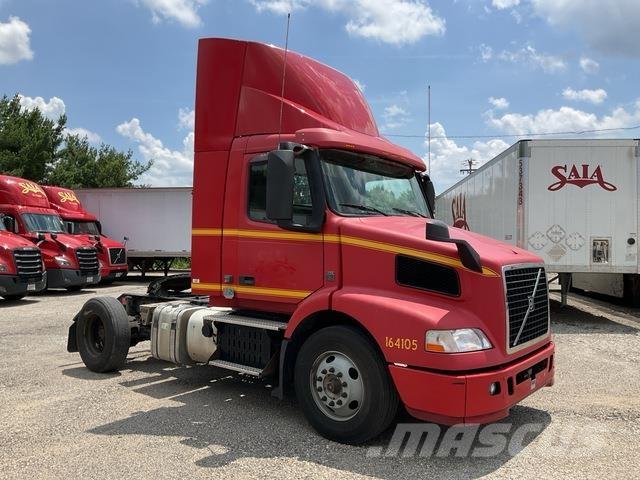 Volvo VNM42T Влекачи