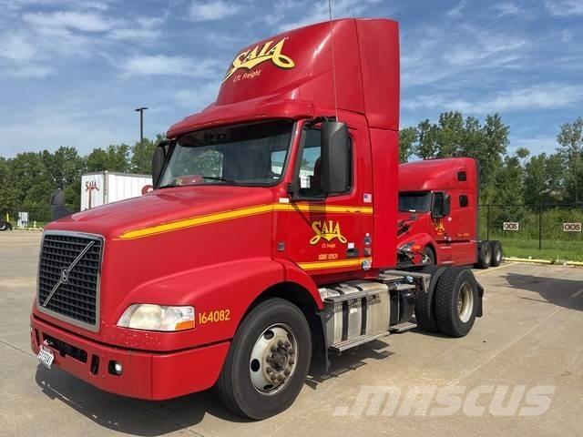 Volvo VNM42T Влекачи
