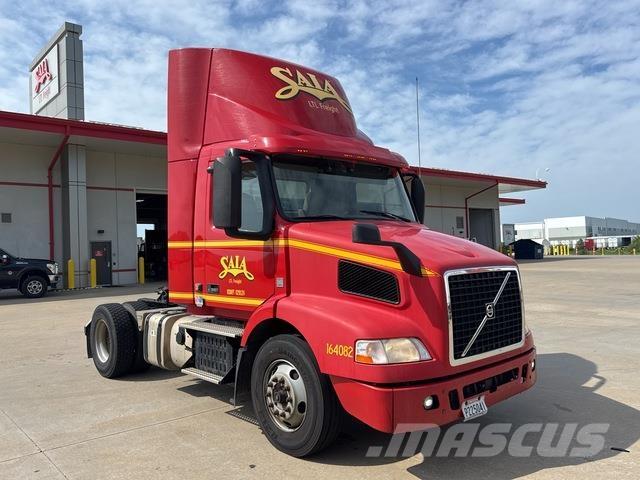 Volvo VNM42T Влекачи