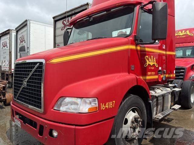 Volvo VNM42T Влекачи