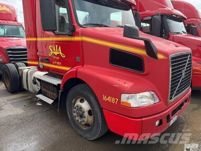 Volvo VNM42T Влекачи