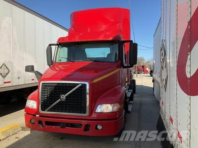 Volvo VNM42T Влекачи