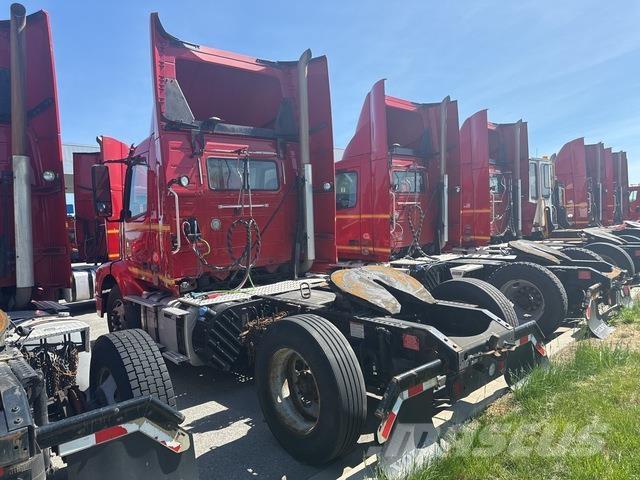 Volvo VNM42T Влекачи