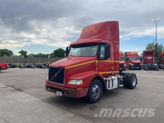 Volvo VNM42T Влекачи