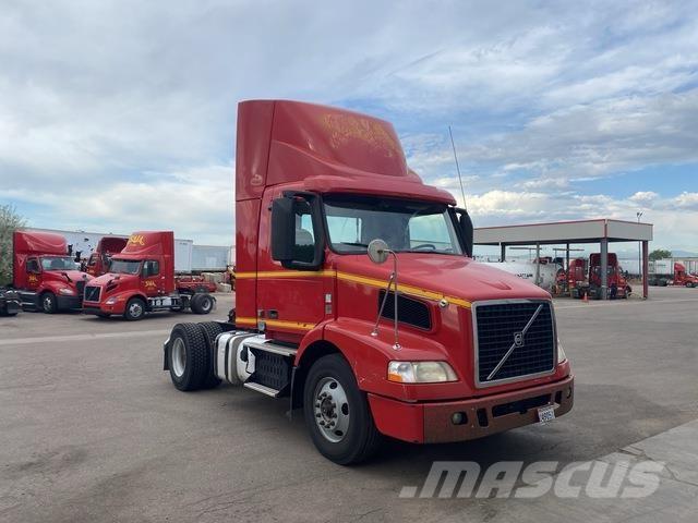 Volvo VNM42T Влекачи