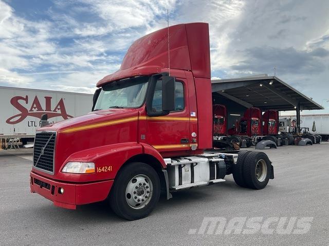 Volvo VNM42T Влекачи