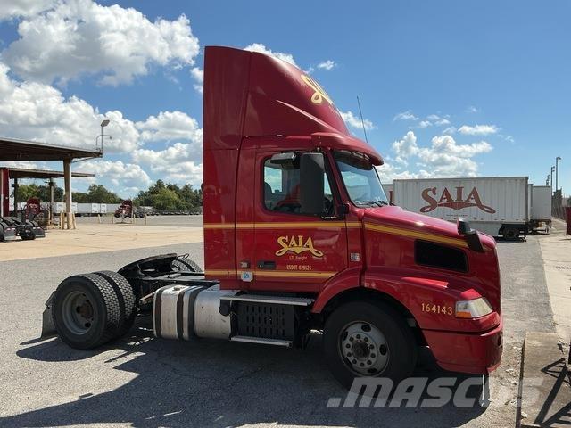 Volvo VNM42T Влекачи