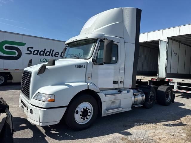 Volvo VNM64T Влекачи