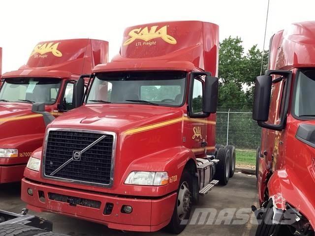 Volvo VNM64T Влекачи