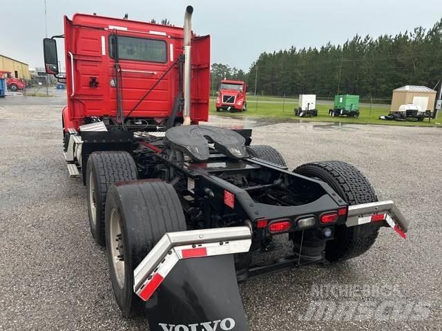 Volvo VNR Влекачи