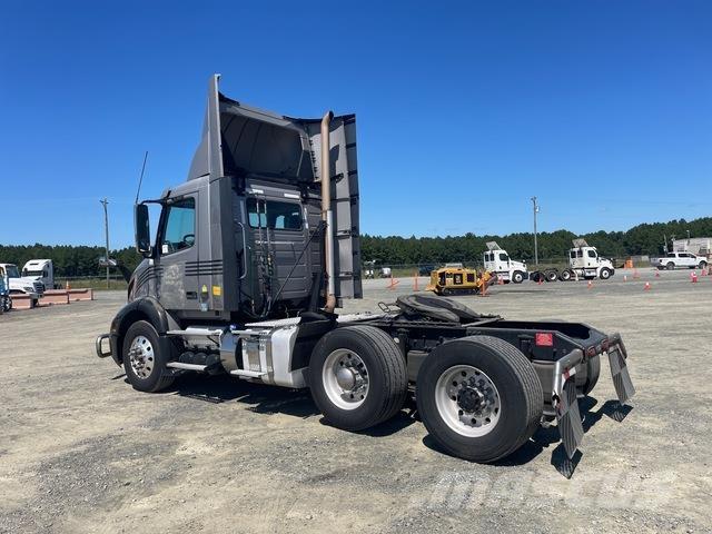 Volvo VNR Влекачи