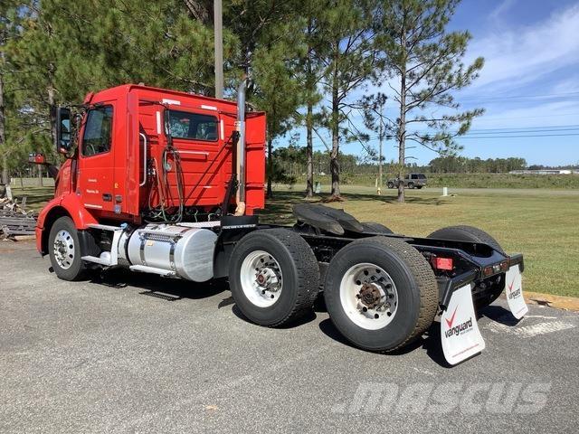 Volvo VNR Влекачи