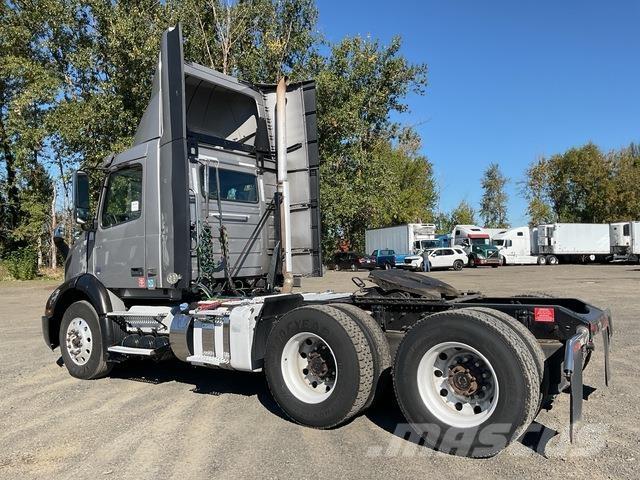 Volvo VNR 300 Влекачи