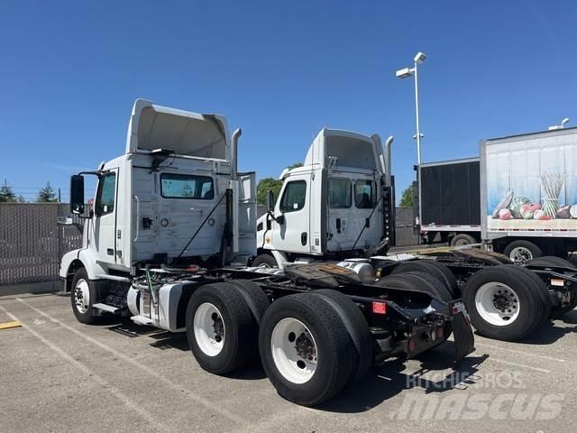 Volvo VNR64T Влекачи