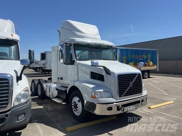 Volvo VNR64T Влекачи