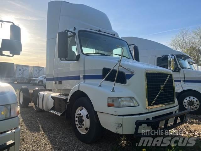 Volvo VNR64T Влекачи