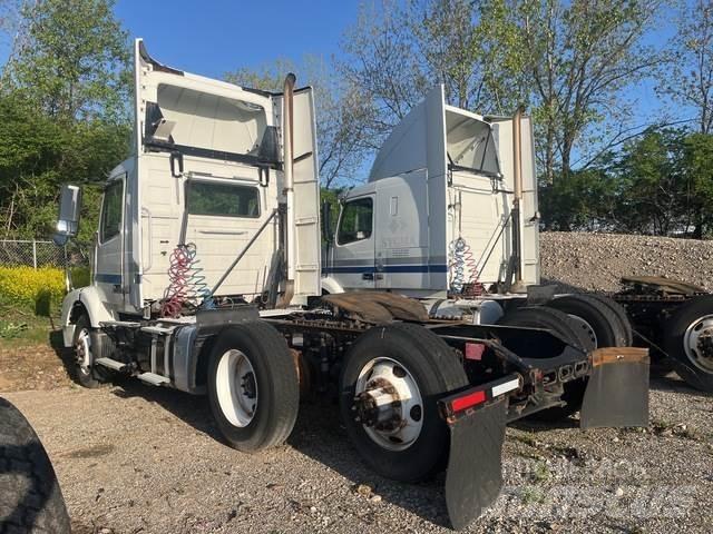 Volvo VNR64T Влекачи