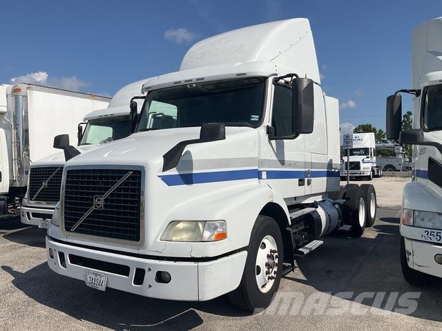 Volvo VNR64T Влекачи