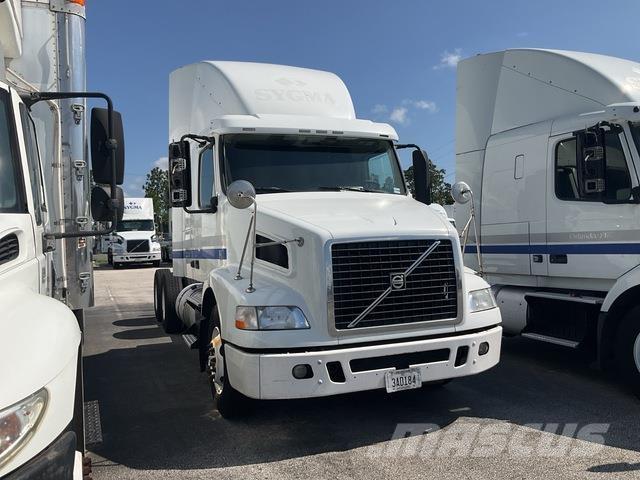 Volvo VNR64T Влекачи
