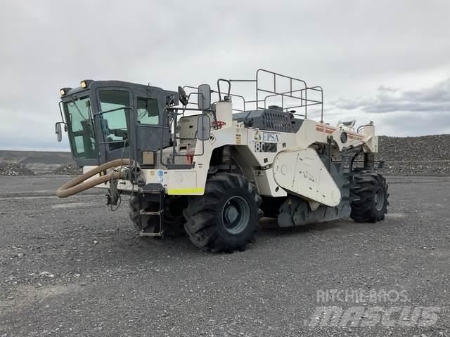 Wirtgen 2400 Уплътнители за почва
