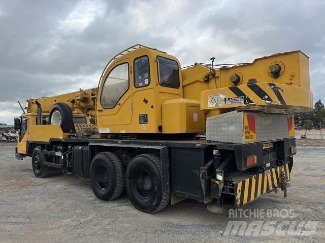 XCMG QY25K Всъдеходни кранове