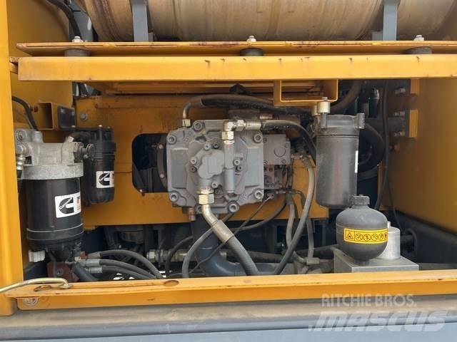 XCMG XE210U Верижен екскаватор