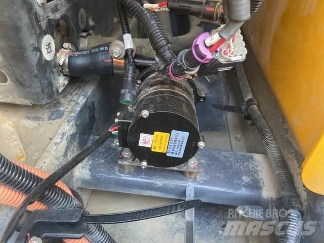 XCMG XE215E Верижен екскаватор