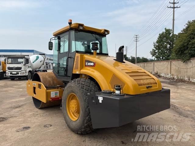 XCMG XS113E Еднобарабанни ролки
