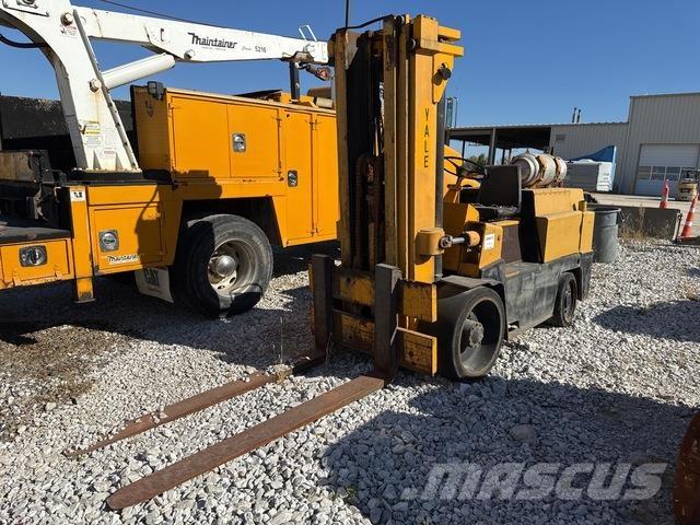 Yale  Вилични кари-повдигачи - други