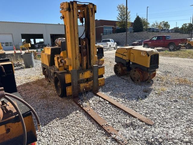 Yale  Вилични кари-повдигачи - други