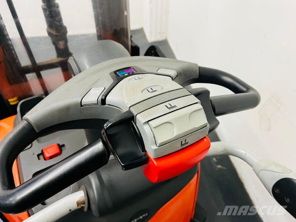 BT SPE160L Колички високоповдигачи с теглич