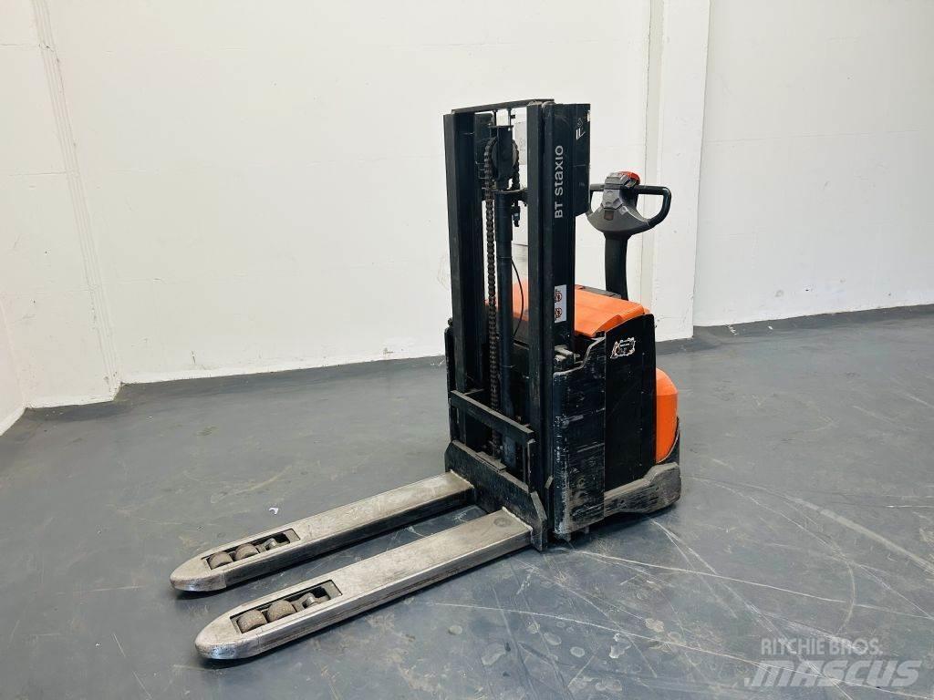 BT SWE200D Колички високоповдигачи с теглич