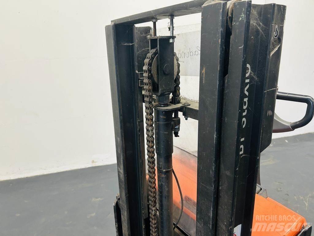 BT SWE200D Колички високоповдигачи с теглич