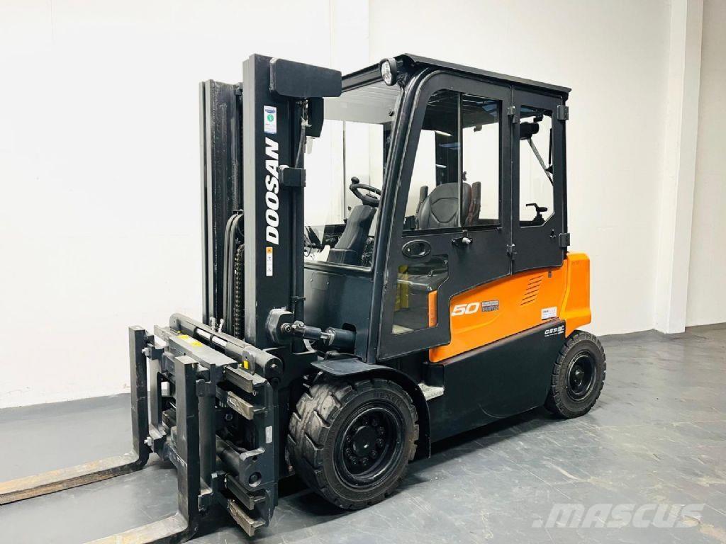 Doosan B50X-7 Електрически вилични кари-повдигачи