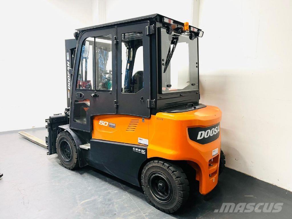 Doosan B50X-7 Електрически вилични кари-повдигачи