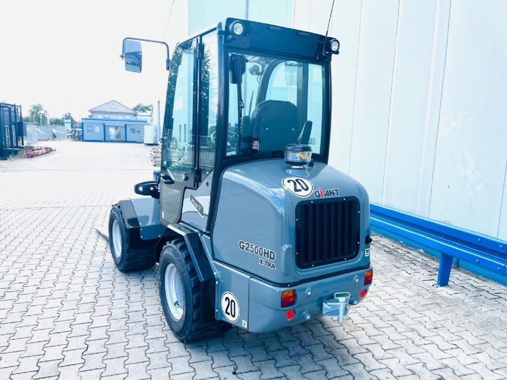 GiANT G2500 X-TRA HD Колесни товарачи