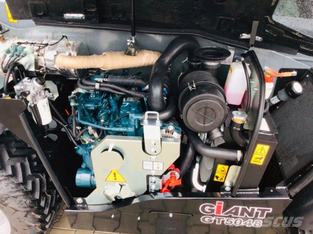 GiANT GT5048 Телескопични товарачи