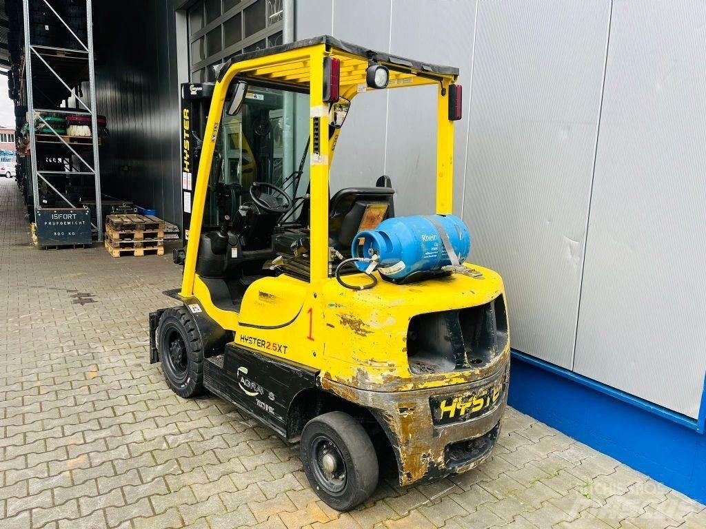 Hyster H2.5XT Камиони с АГУ