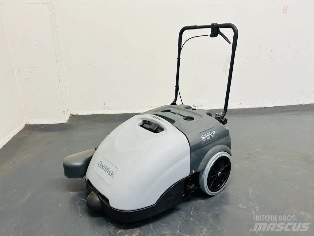 Nilfisk SW750 Автоматични метачки с четки
