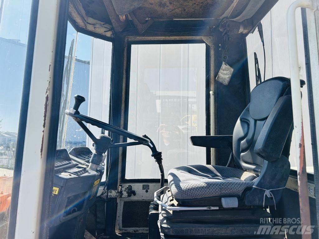 Schaeff KL835 Мини товарачи
