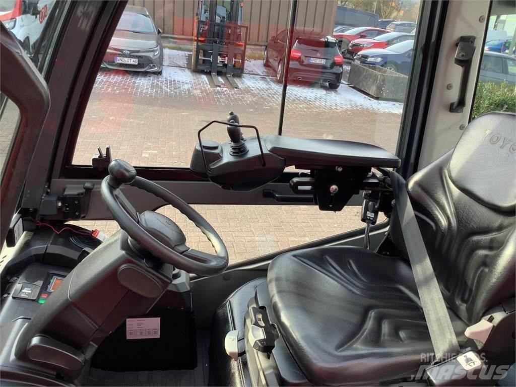 Toyota 8FGJ35F Камиони с АГУ