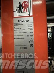 Toyota OME100M Машини за комисиониране високоповдигачи