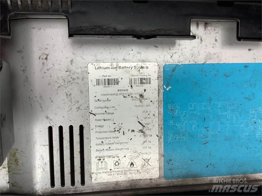 Toyota SWE120L Колички високоповдигачи с теглич